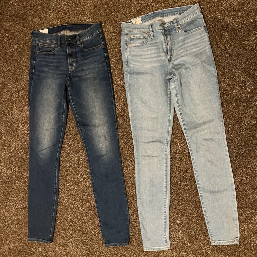 2 Pairs of Gap True Skinny Mid Rise Jeans